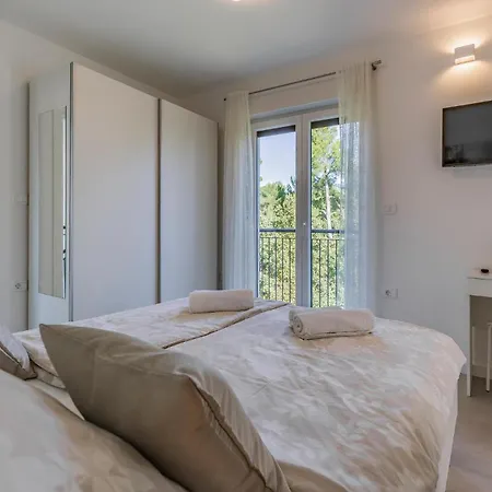 Holiday home Beautiful In With Wifi Medulin