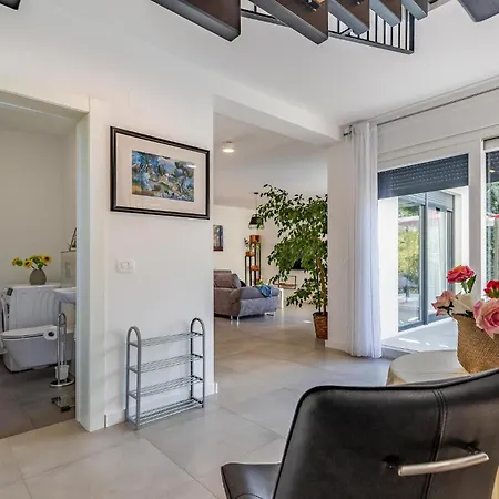 Holiday home Beautiful In With Wifi Medulin