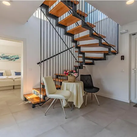 Дом отдыха 4 Bedroom Cozy In *