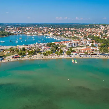 4 Bedroom Cozy In Дом отдыха *